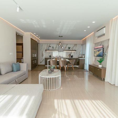 Brand New Elegant Suite Platánion Exteriér fotografie